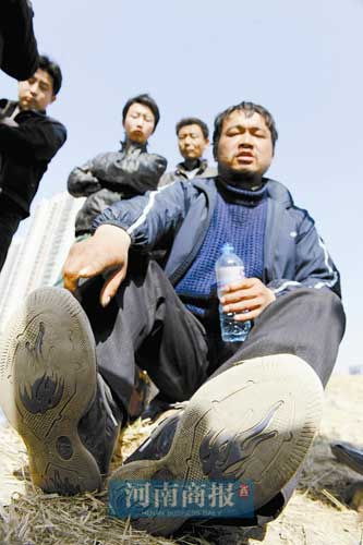 民工血汗錢被偷從北京暴走35天到鄭州(圖)