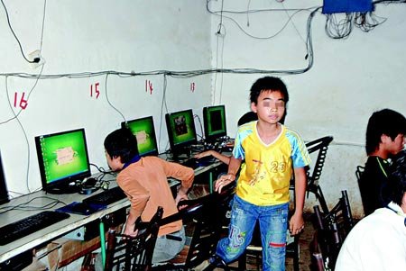 公安部等部門:6月起開黑網(wǎng)吧將追究刑事責(zé)任