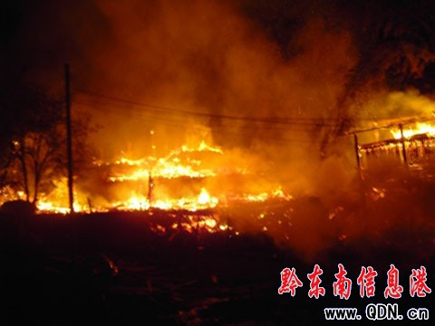 湖南靖縣民房突失大火 錦屏消防隊跨省救援