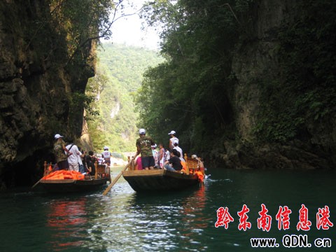 高過河上倩影飄 平凡人間現(xiàn)仙影(圖)