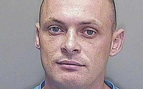 英通緝犯嫌警方發(fā)布照片難看自拍帥照發(fā)給報社