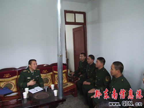 武警總隊(duì)工作組到武警支隊(duì)檢查指導(dǎo)新兵工作