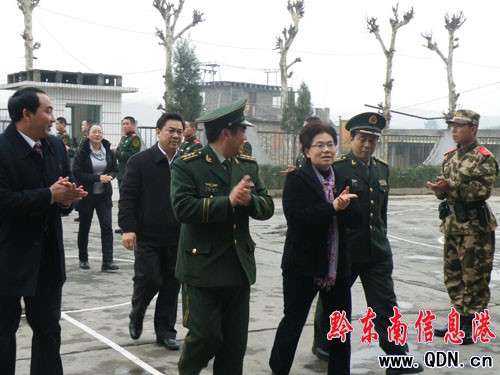 州委副書記韓卉慰問州武警支隊一線執勤官兵