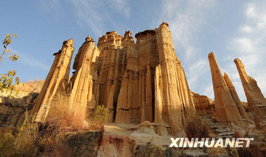 組圖:云南元謀土林造型千姿百態