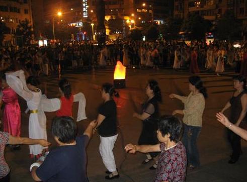凱里將在民族體育場舉行三日狂歡夜活動