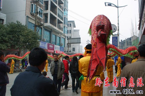 元宵佳節三穗群眾舞龍鬧春