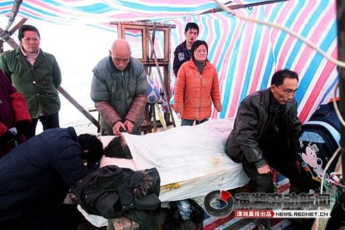 武漢7旬老婦阻止強拆被活埋致死(圖)