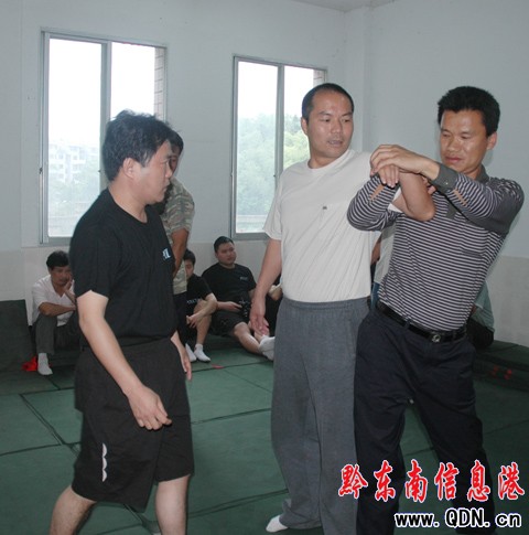 黎平35名保安接受強化訓練確保師生安全(圖)