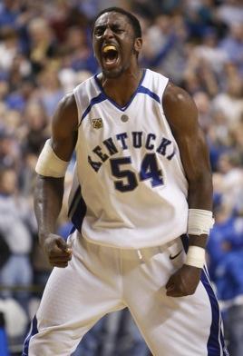 組圖:火箭新秀堪稱內線魔獸強力暴扣為強項