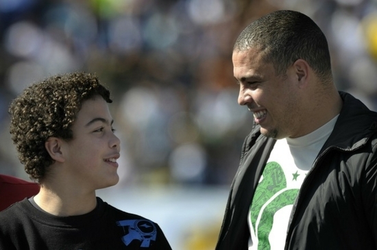 組圖:大羅攜愛子助威梅西 小外星人酷似老爹