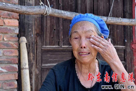 天柱石坪村干旱凸現(xiàn)窘境 喝水如打“牙祭”(組圖)