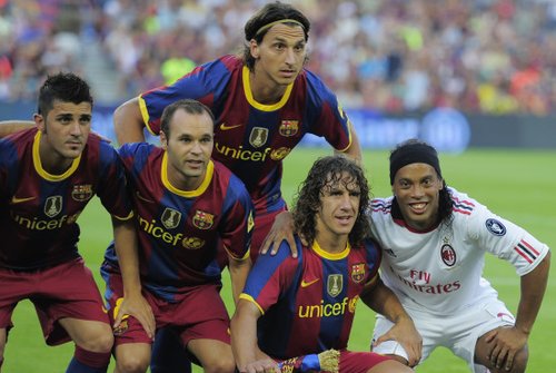 9萬球迷起立向小羅致敬 溫馨一幕泯所有恩仇