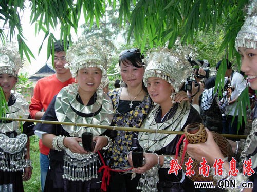 劍河展留百年苗寨—仰阿莎湖畔和諧村(圖)