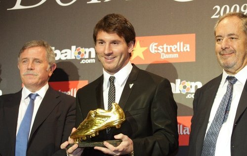 梅西獲獎喜笑顏開