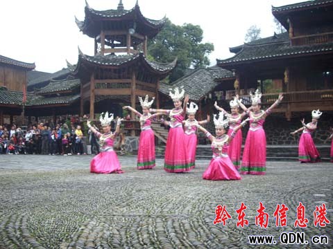 “十一”黃金周雷山旅游收入創(chuàng)歷史新高(組圖)