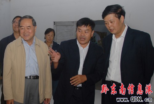 全國人大常委會財經委主任委員石秀詩在丹寨調研