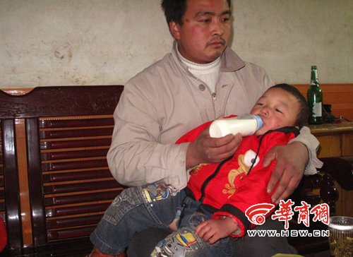 西安一大學生撞倒行人后連刺傷者8刀致死(圖)