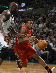 馬丁缺陣火箭終結五連敗小布24分攻下綠衫軍主場