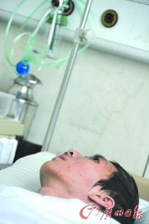 工友口角起紛爭 18歲小伙被捅變植物人(圖)