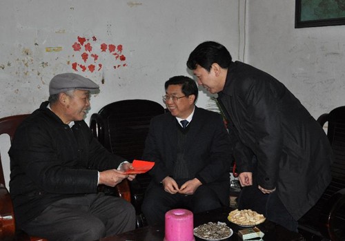 羅亮權(quán)、姜學(xué)東一行到凱里開展春節(jié)慰問活動