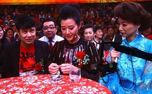 元宵晚會祖英變魔術