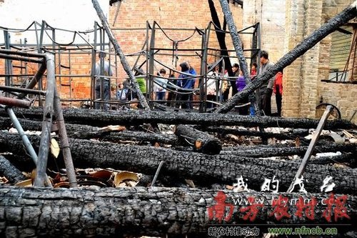 雜貨店失火70萬財物燒光 9歲女童被燒死(圖)