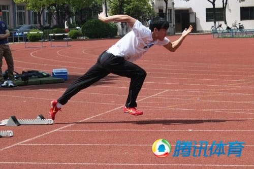 騰訊獨家直擊劉翔特訓 七步上欄技術日趨成熟