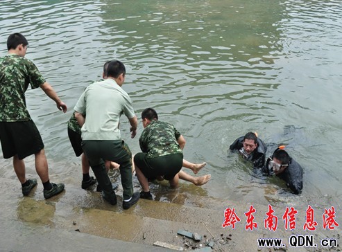 男子游泳不幸溺水 臺江消防“蛙人”成功打撈