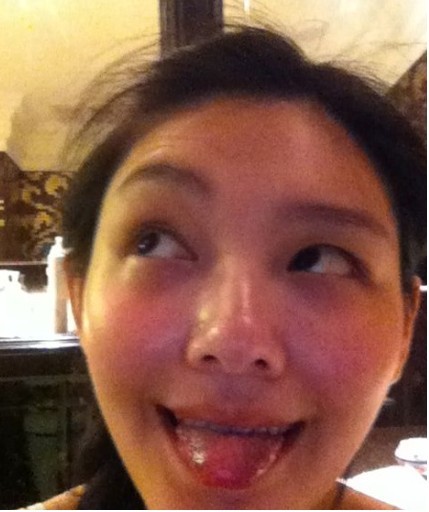 大S微博大秀搞怪照 丑陋相令人咋舌(圖)