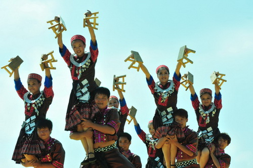 第九屆民運會民族大聯歡 笙歌奏和諧(組圖)