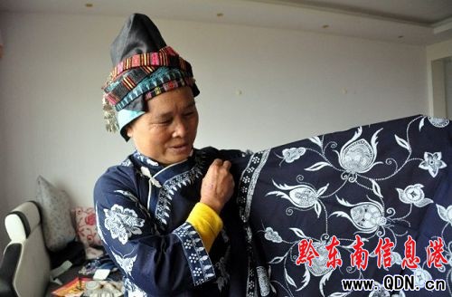 走訪苗族蠟染技藝傳承人——韋祖春