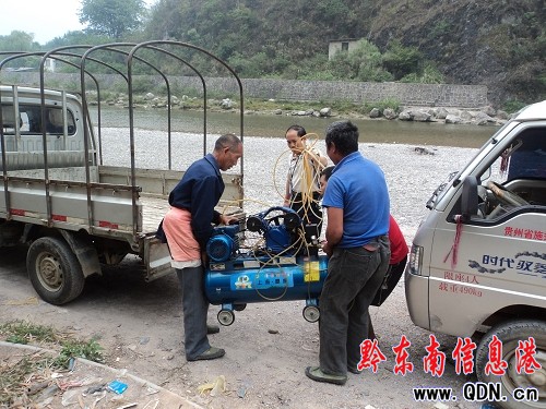 施秉搗毀一家劣質沙發生產窩點(圖)