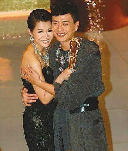 胡杏兒獲獎向黃宗澤表白:我們一起頂住大家