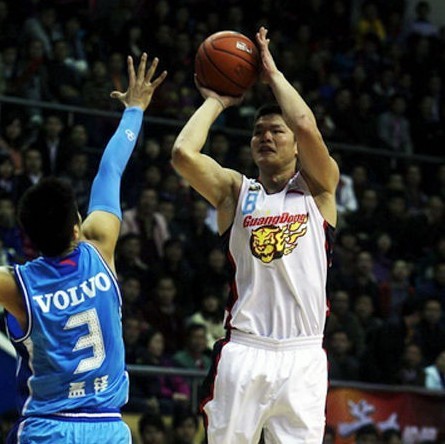 朱芳雨23分廣東6人上雙 粵疆大戰109-92勝新疆