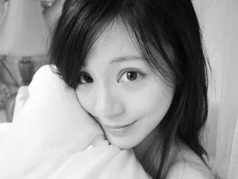 美女主播生日曬素顏照可人面容被贊是“女神”(圖)