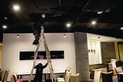 宋柯開倆餐館自信生意差不了 朋友幫忙來定價