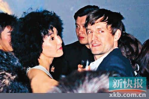 47歲張曼玉獨自返港定居 疑難忍小男友花心分手