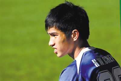 臺灣球員夢想踢上中超 月收入供三妹妹讀書