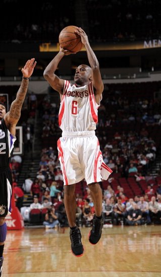 1.65米老將同火箭續(xù)約 博伊金斯留至賽季結(jié)束