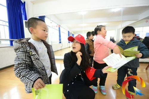 “小紅帽”走進校園